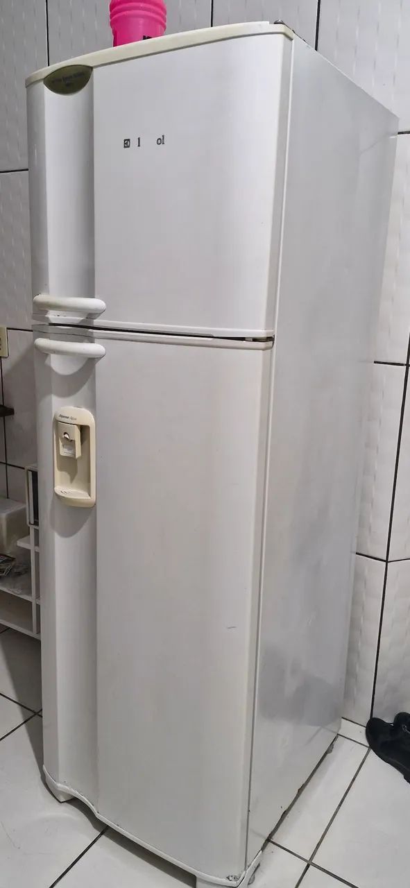 Geladeira Electrolux com defeito - congelador funcionando! - Foto 2