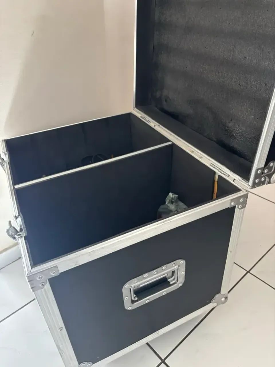 Hard case baú com rodinhas 62cm x 48cm x 50cm - Foto 3