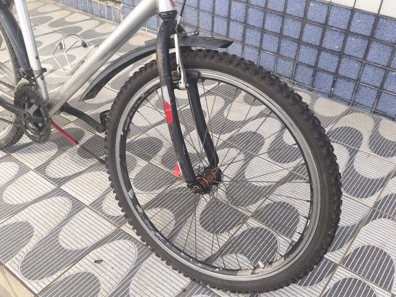 Bicicleta Aro 21 Alumínio  - Foto 2