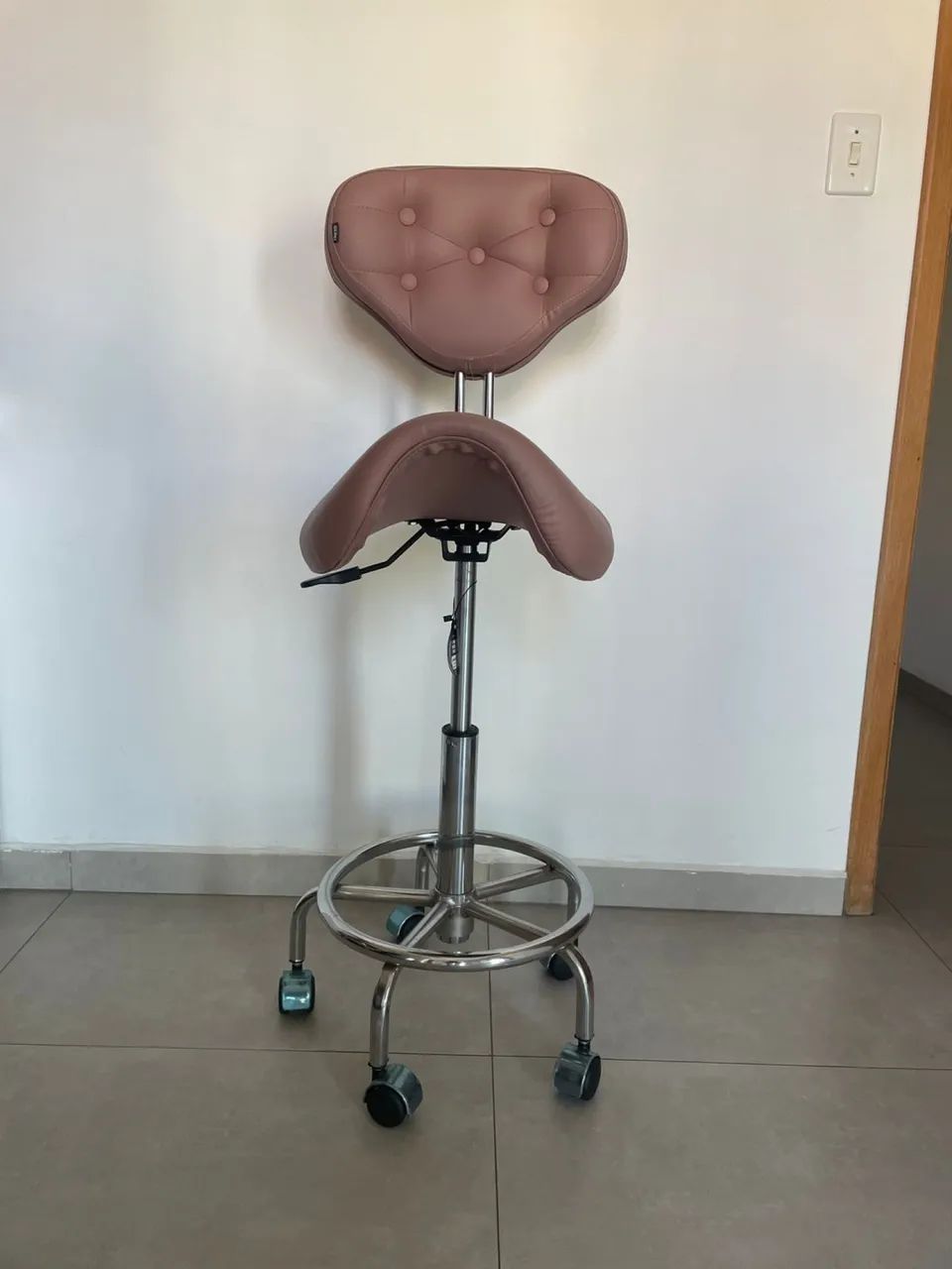 Cadeira de Maquiagem + Mocho Sela - Foto 4