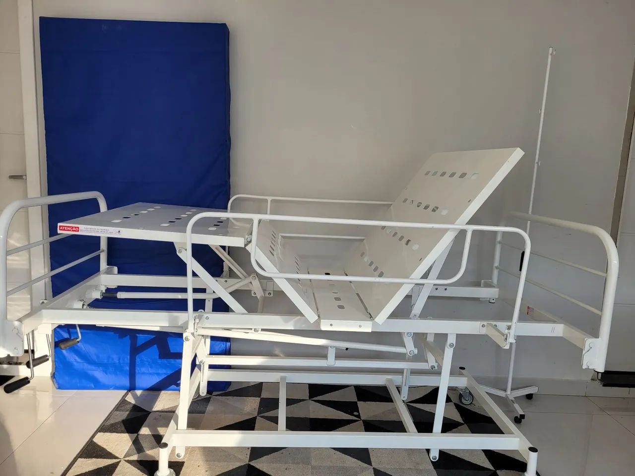 Cama hospitalar 3 manivelas completa  - Foto 2