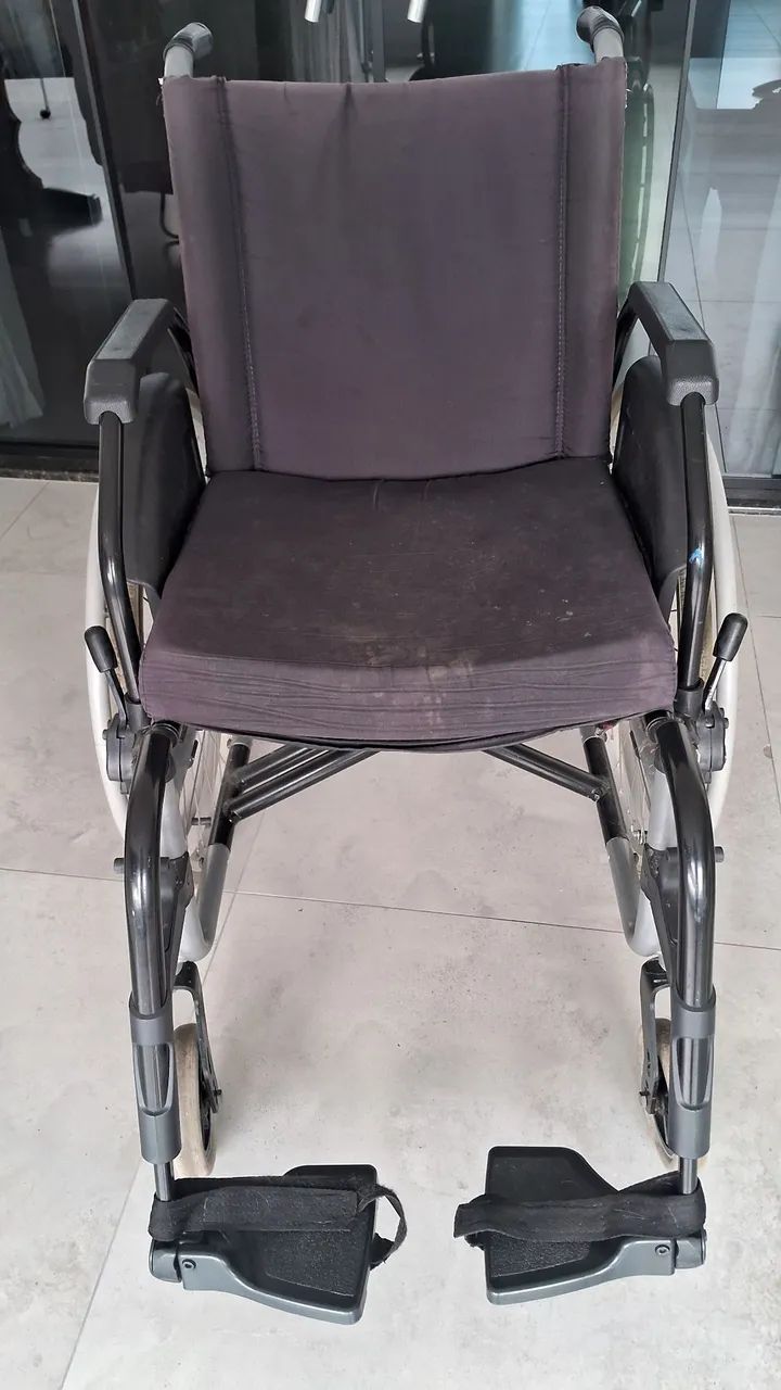 Cadeira de rodas  - Foto 2