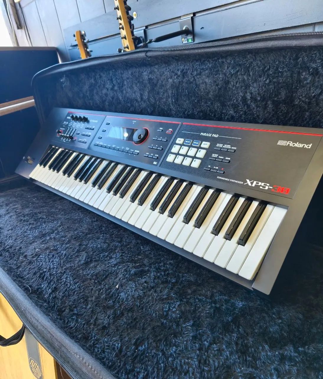 Roland xps 30 workstation.