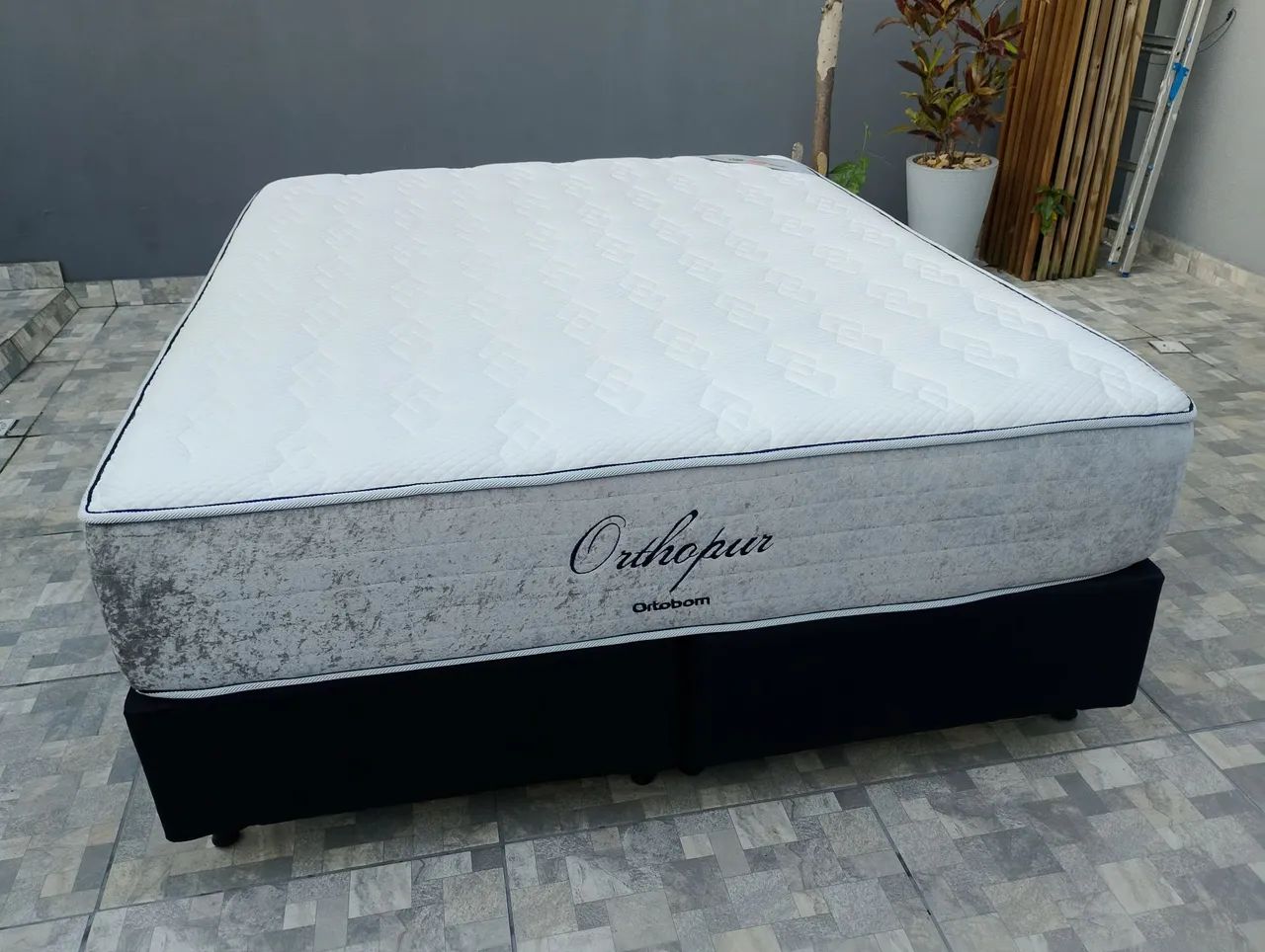 Impecável cama box queen size Ortophur Ortobom  - Foto 3