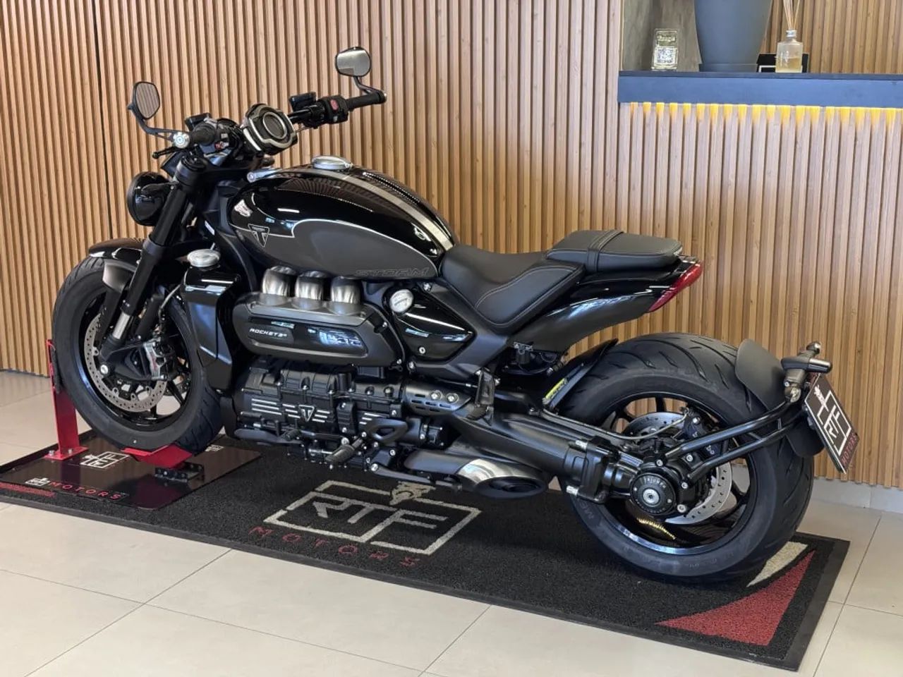 Triumph Rocket III R 2025 - Foto 3