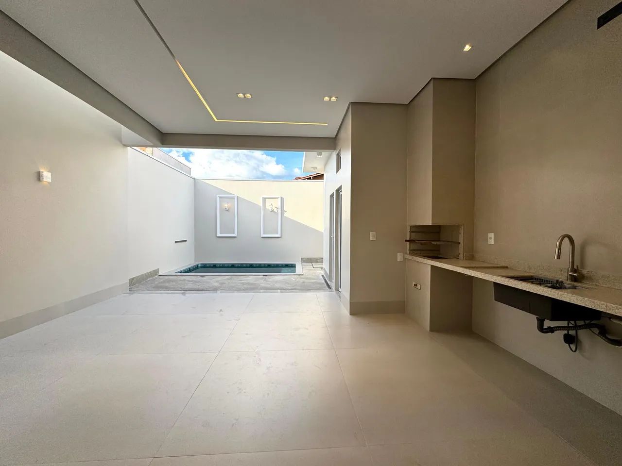 Casa na 110 norte 3 suítes neoclássica - Foto 5