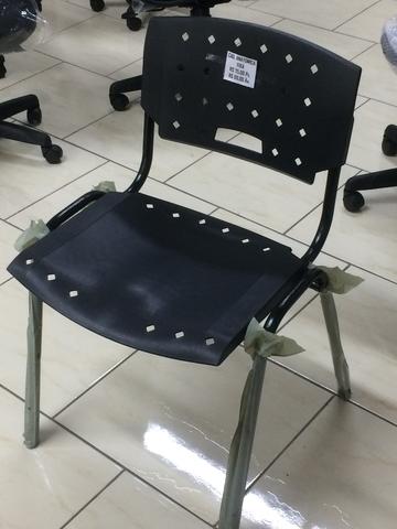 Cadeira empilháveis fixa nova