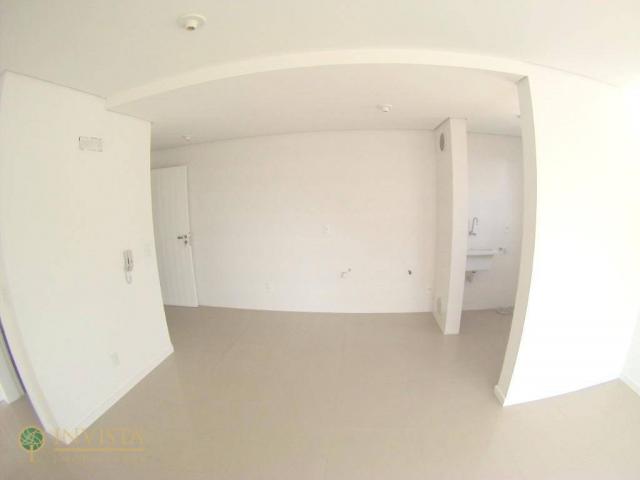 Apartamento pé na areia com 2 vagas e vista livre - Foto 2