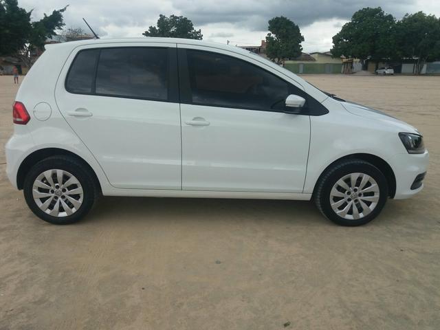 VW Fox 1.6 MSI 2017/2018 Trendline 8v conservado - Foto 2