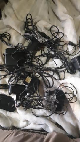 Carregadores originais de celular antigo