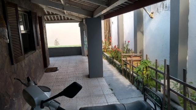 Casa com quintal em Itapuã em Excelente localização!(Veja o vídeo no Youtube!) - Foto 5