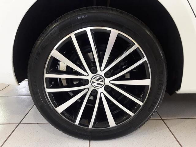 VOLKSWAGEN JETTA 2.0T - Foto 8