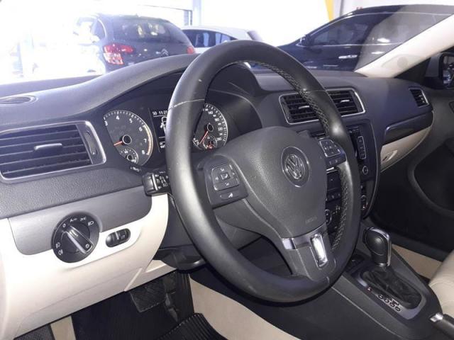 VOLKSWAGEN JETTA 2.0T - Foto 11