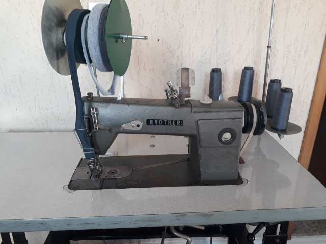 Maquina de Costura Ombro-a-ombro Reforço Gola 2 Agulhas Semi-Industrial Brother 110v - Foto 2