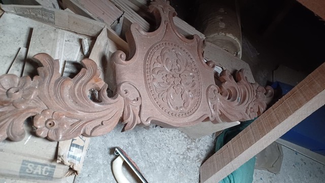 Florão entalhado em madeira maciça - Foto 3