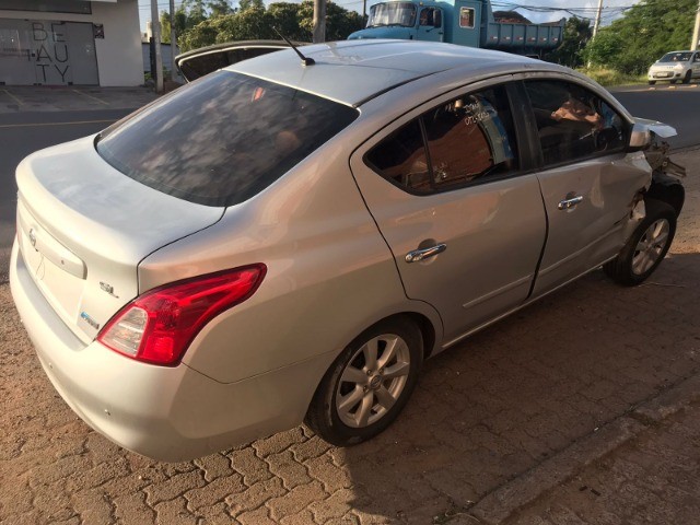 Sucata Versa 1.6 16V 2013 completo.