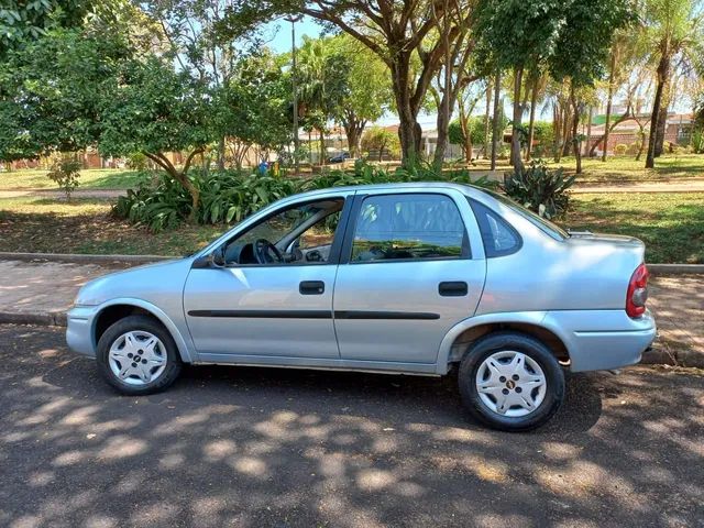 Corsa Sedan 1.0 MPFI LS 8V em Ribeirão Preto Flex 10/11 Prata