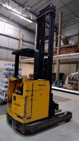 Vendo empilhadeira usada retrátil elevação 7,5 metros ameise carga 1.500 kg - Foto 4