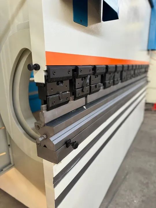 DOBRADEIRA CNC ERMAK 1/4 - Foto 2