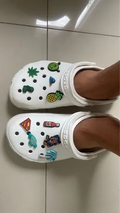 pin de crocs
