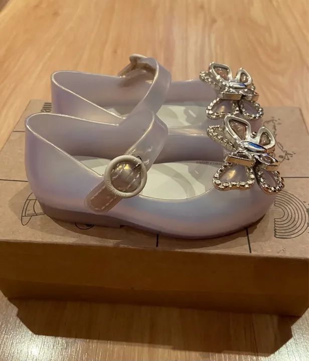 Melissa NOVA mini fly borboleta furta cor branca dourada - Foto 2