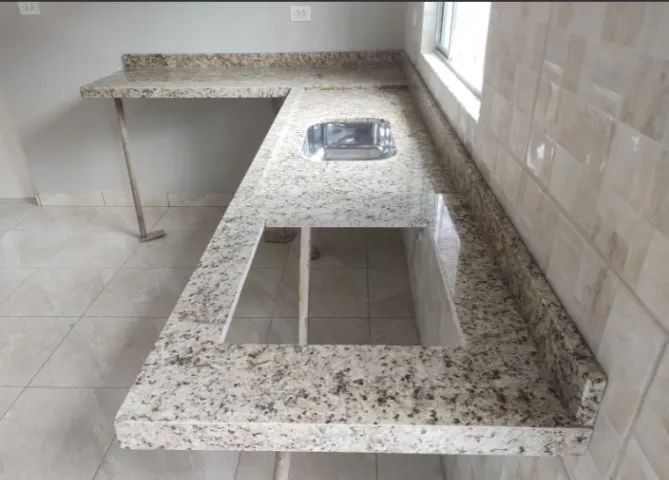 Pia Planejada / Bancada - Granito Amarelo Ornamental - Foto 3