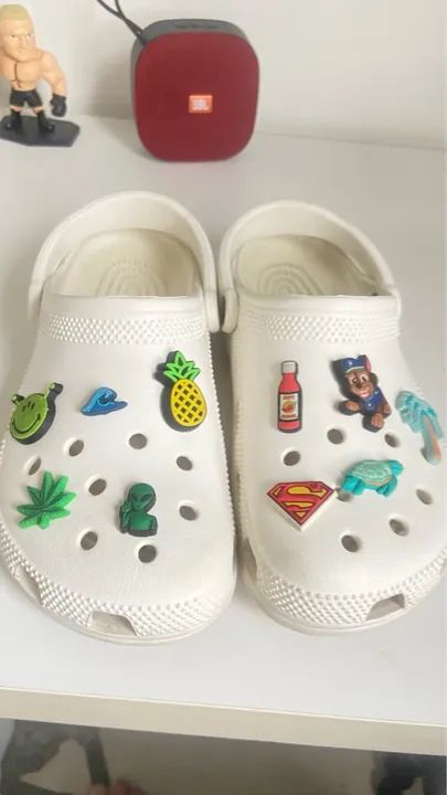 pin de crocs - Foto 2