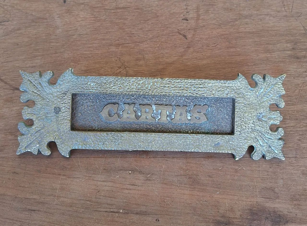 ANTIGA PORTINHA PARA CAIXA DE CARTAS EM BRONZE MACIÇO, ANTIGUIDADE, RELÍQUIA. - Foto 3