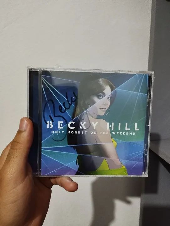 CD Becky Hill - Only Honest on the Weekend - Autografado