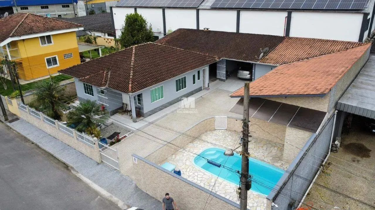 CASA 04 QUARTOS ( 01 SUÍTE ) - BATEAS -BRUSQUE - Foto 2