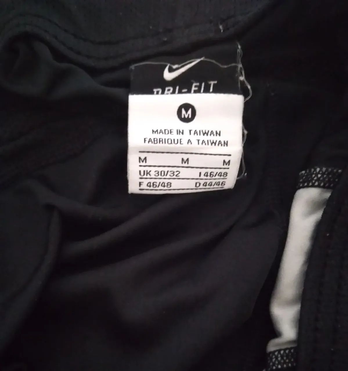 Bermuda de treino Nike preto com detalhes cinza - Foto 4