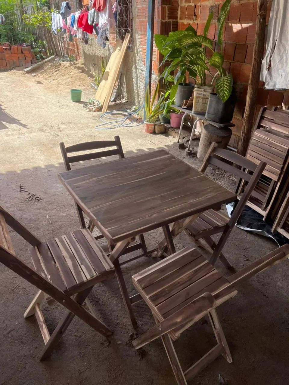 Conjunto de mesa e cadeiras de madeira dobráveis - Foto 2