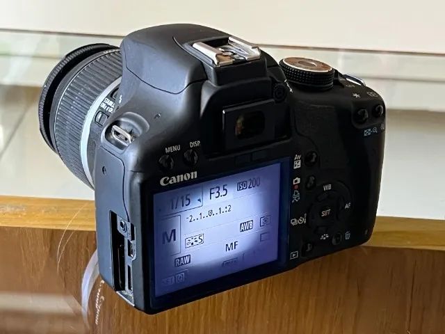 Camera Canon EOS Rebel T1i com lentes 18-55mm e 50mm 1/8 - Foto 4