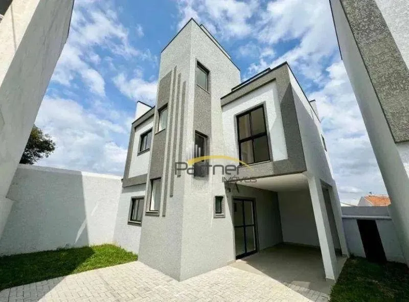 Sobrado com 3 dormitórios à venda, 142 m² por R$ 739.000,00 - Novo Mundo - Curitiba/PR