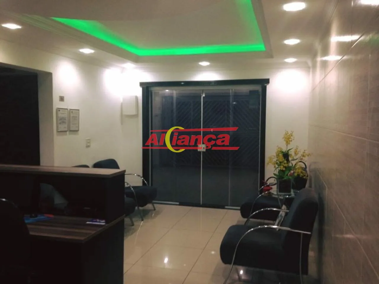Sobrado comercial para alugar, com 5 salas, 4 banheiros, cozinha- 160 m²- Parque Renato Ma