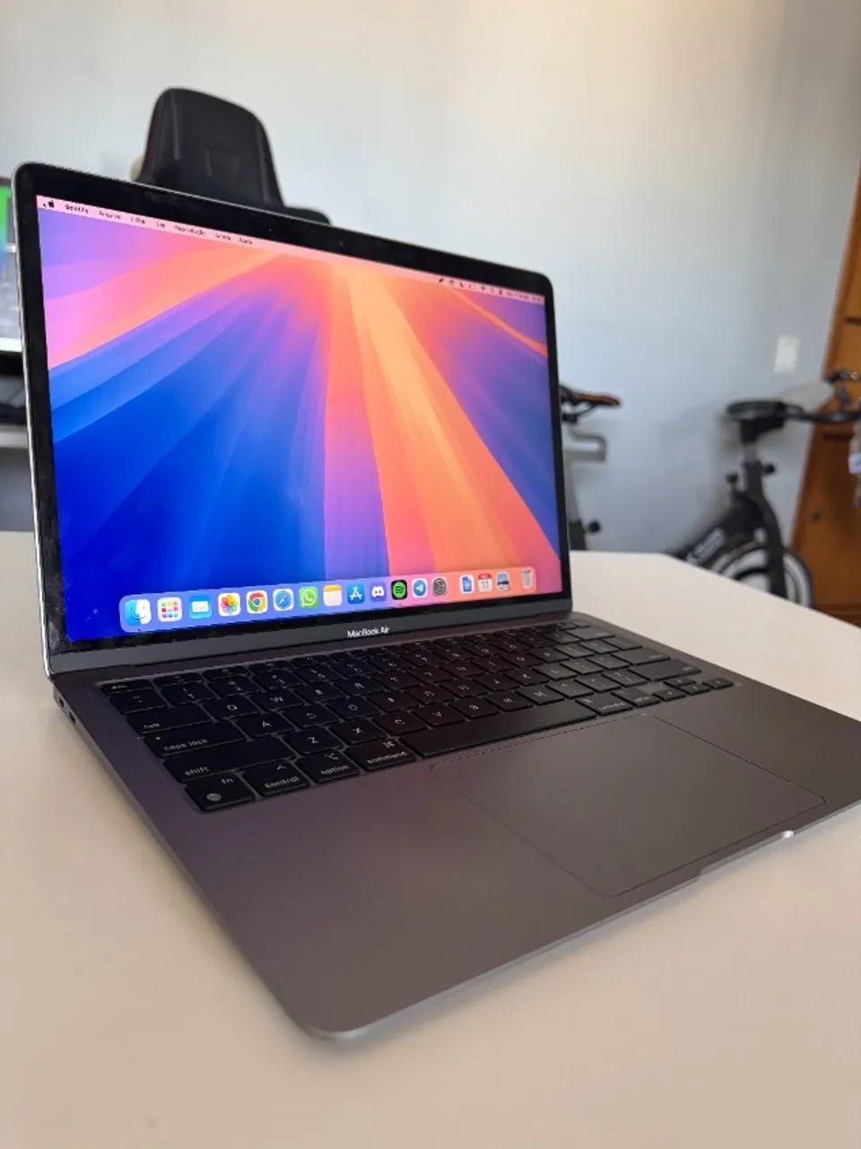 MacBook Pro M1 2020　256GB Macbook Pro 2020, 13.3'', Chip M1, 8gb, Ssd-256gb - Touchbar Cinza
