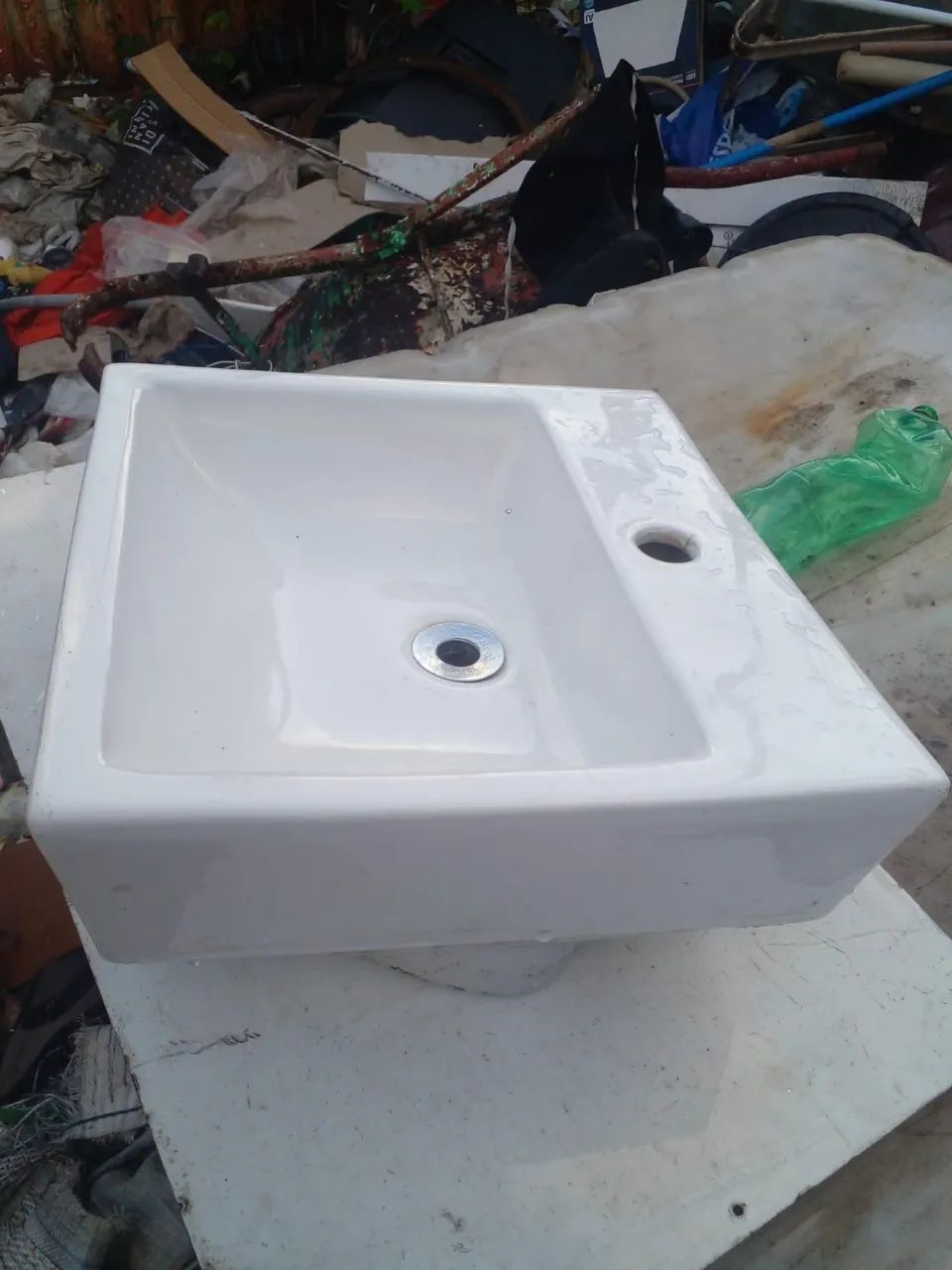 Pia quadrada seminova 