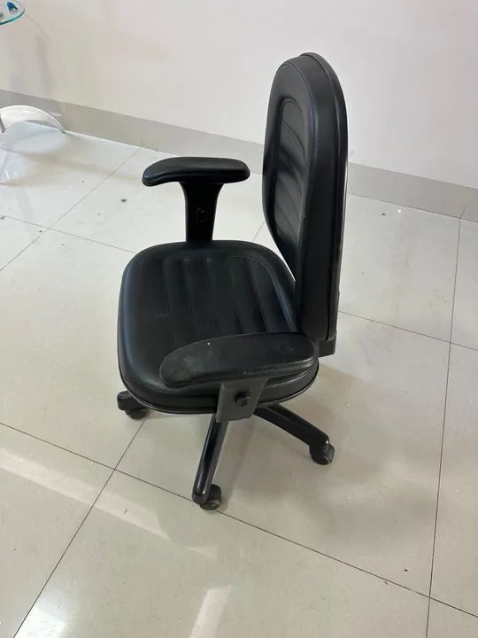 Cadeira de Escritório Giratória com Rodas