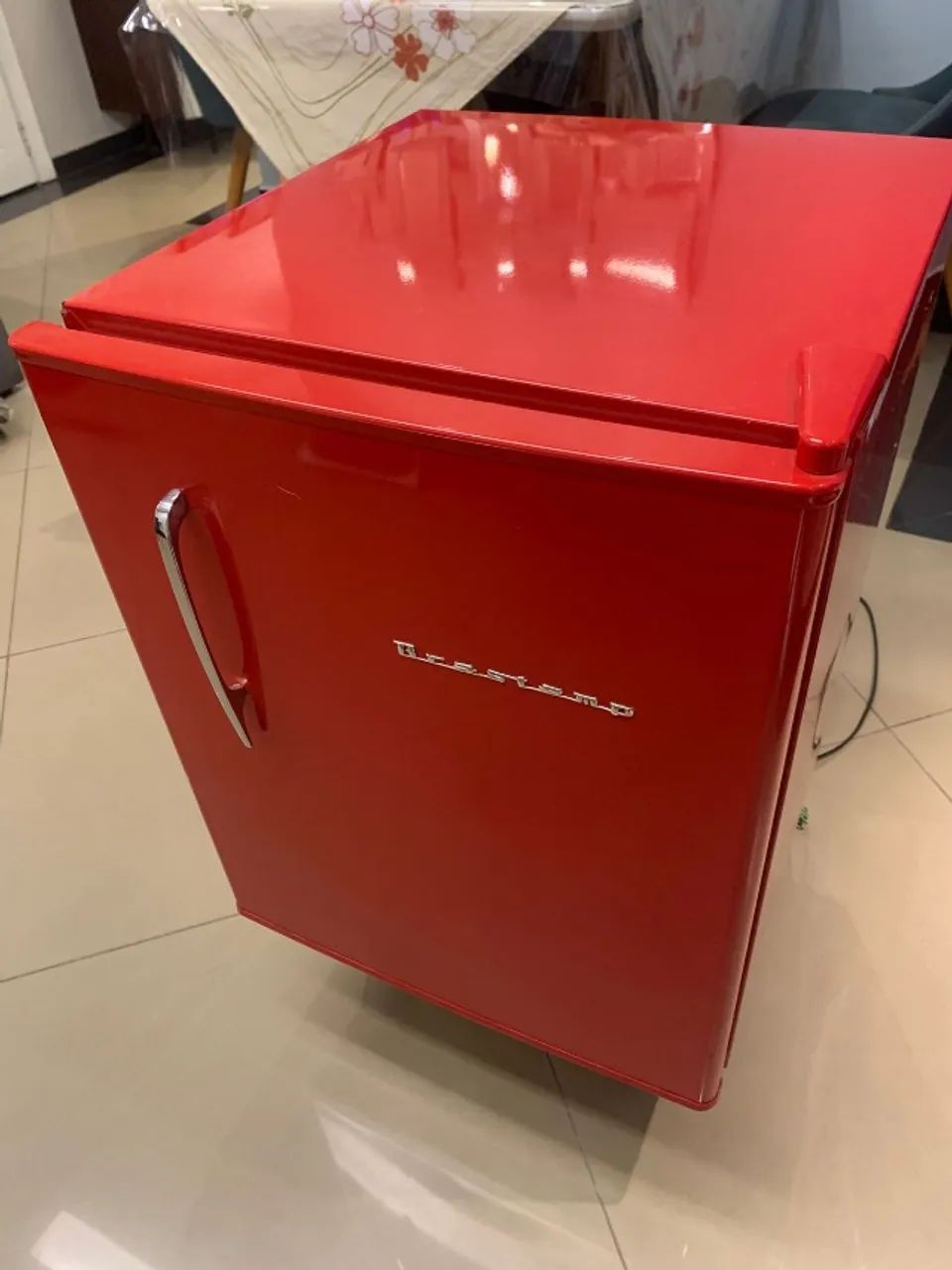 Frigobar Brastemp Retrô 76 Litros Classic Red - Bra08AVANA Cor Vermelho