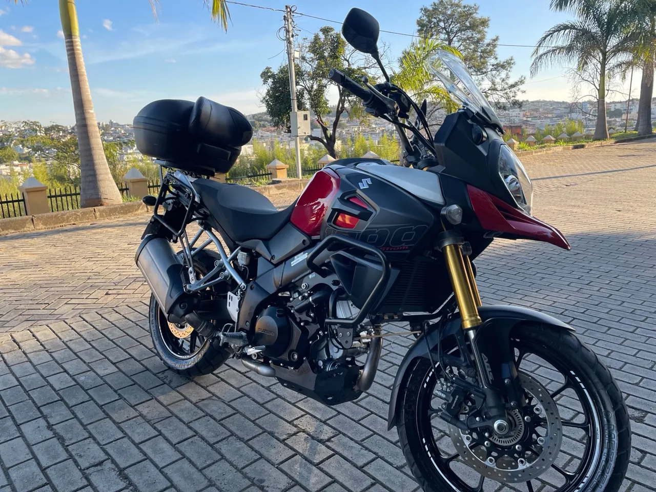 Suzuki Vstrom dl 1000