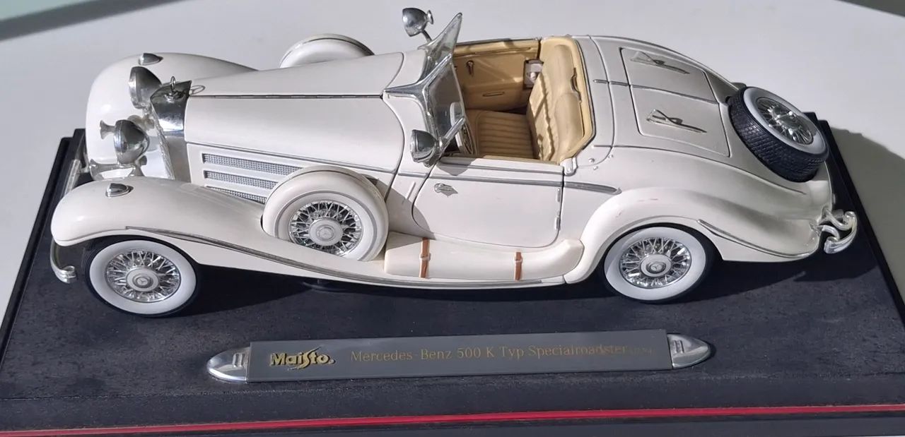 Lote de miniaturas 1/18 carros - Foto 5