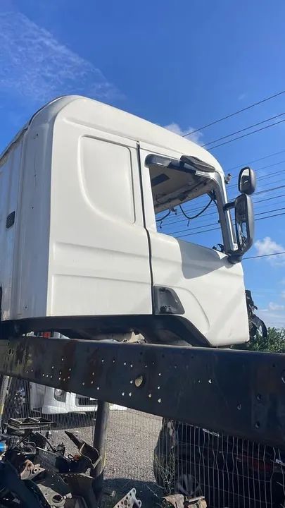 Cabine scania P para recuperar