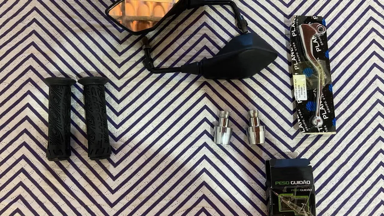 Kit de Peças retrovisor kawasaki pesinho de Guidão punho e manetes cromados!!