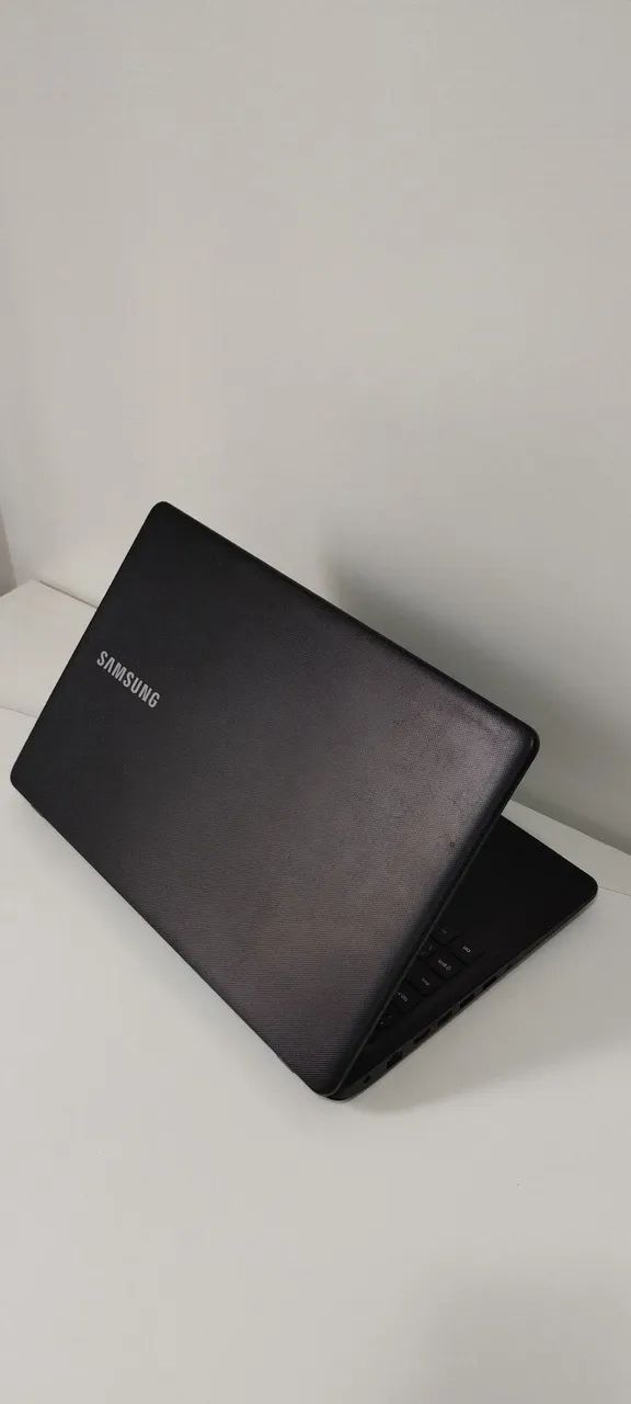 Notebook Samsung - Intel i5 - SSD - 8GB de RAM - NVIDIA GForce - Bateria Boa  - Foto 5