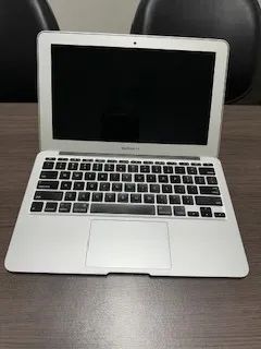 Vendo um Macbook 11' Polegadas