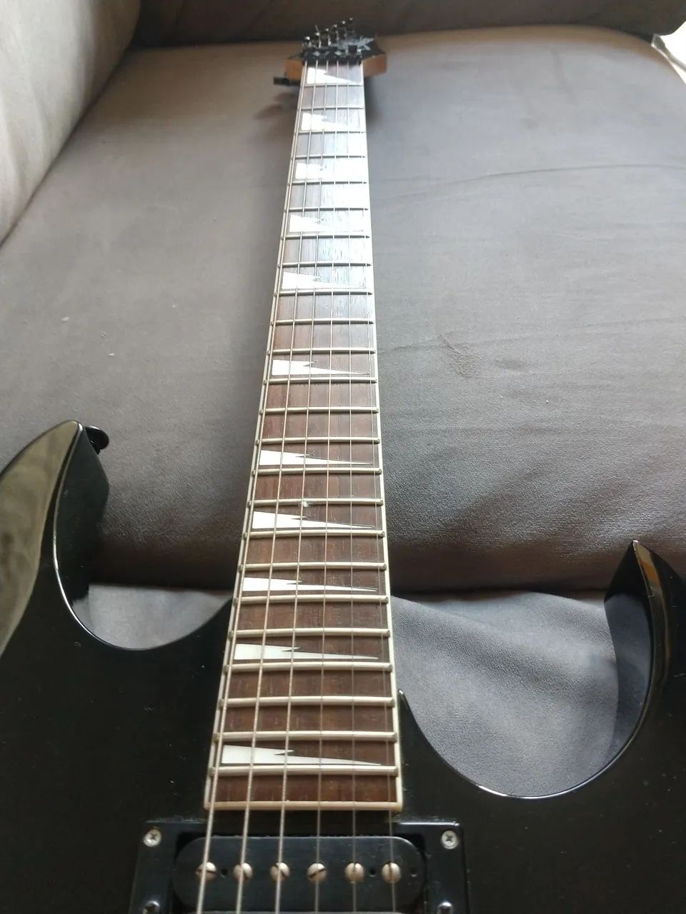 Guitarra Superstrato Ibanez Gio GRG 270 DXBNK Black Night  - Foto 3