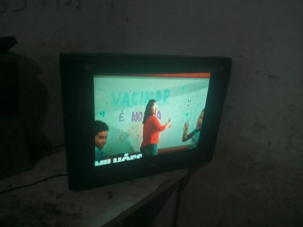 Televisor (Marca não identificada)