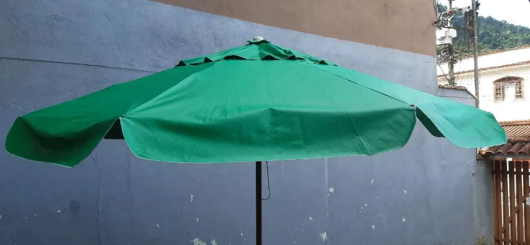 Ombrellone de Madeira, Verde e com Base de ferro