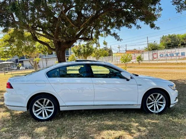 Volkswagen Passat Highline 2.0 TSI 220cv Tip. 2018 - Foto 3