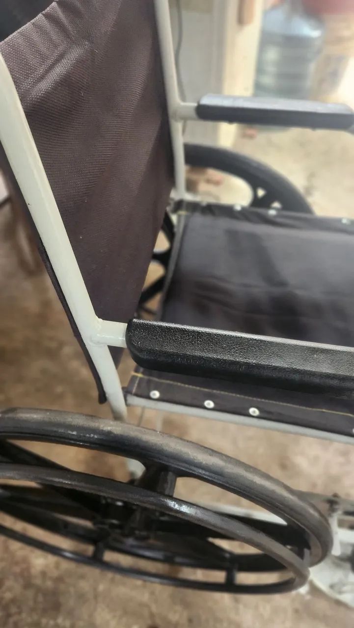 Cadeira de rodas - Foto 5